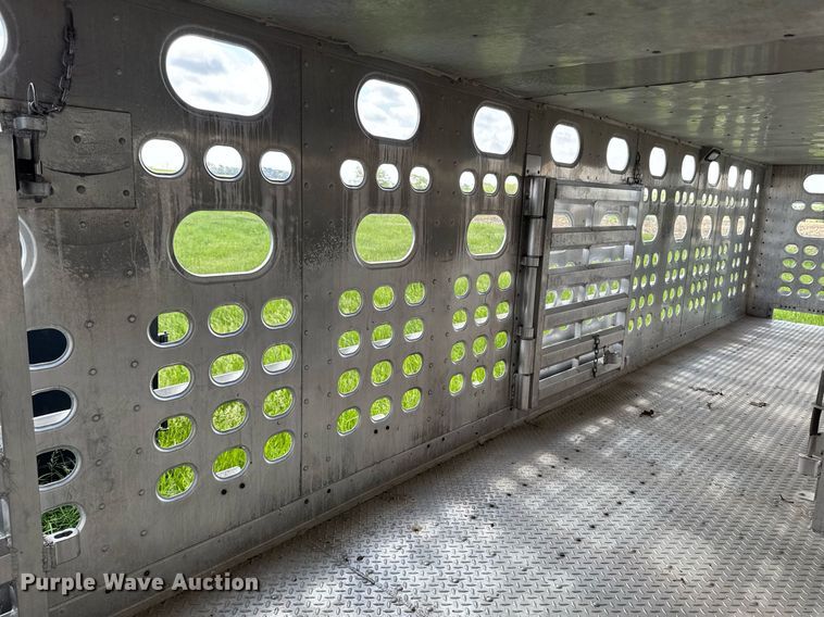 image for item DV2637 2008 EBY livestock trailer