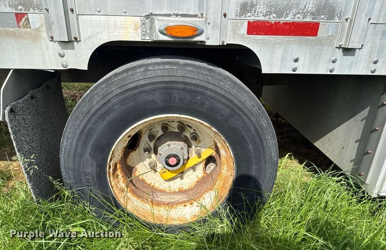 image for item DV2637 2008 EBY livestock trailer