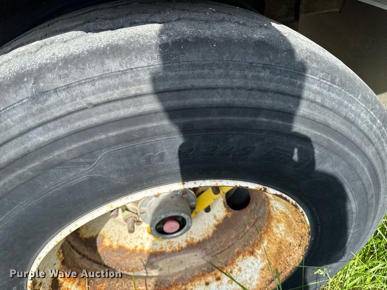 image for item DV2637 2008 EBY livestock trailer