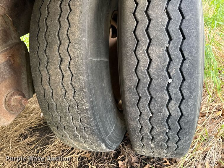 image for item DV2637 2008 EBY livestock trailer