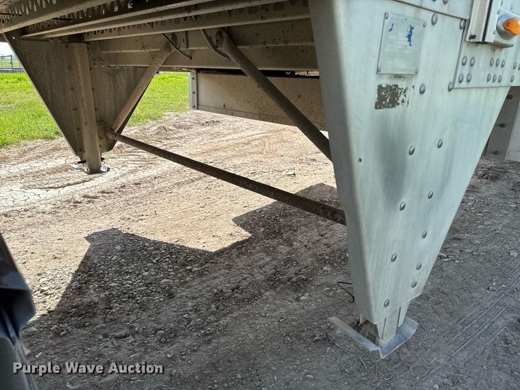 image for item DV2638 2008 EBY livestock trailer