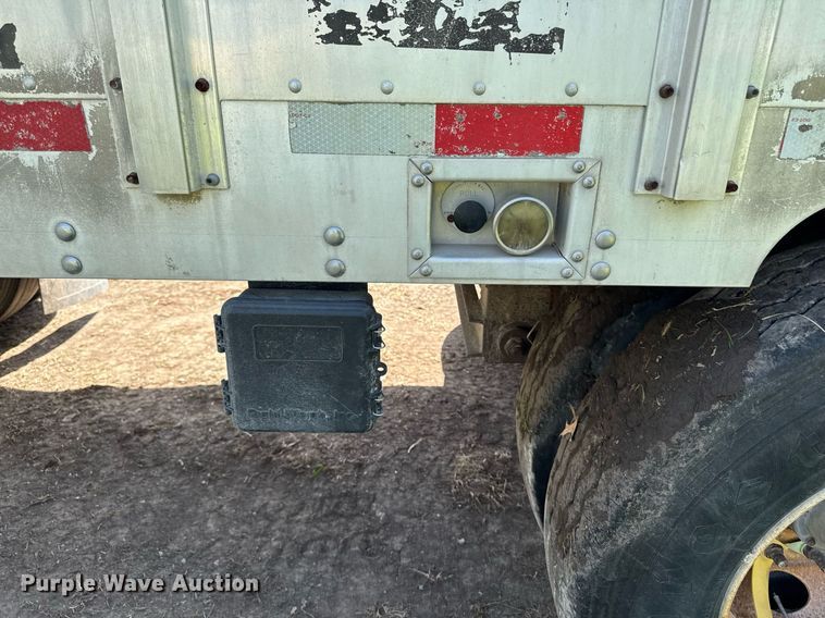 image for item DV2638 2008 EBY livestock trailer