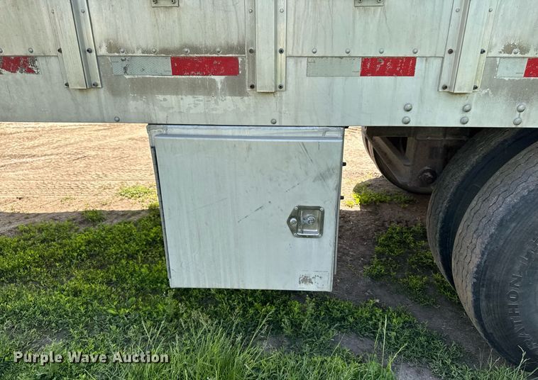 image for item DV2638 2008 EBY livestock trailer