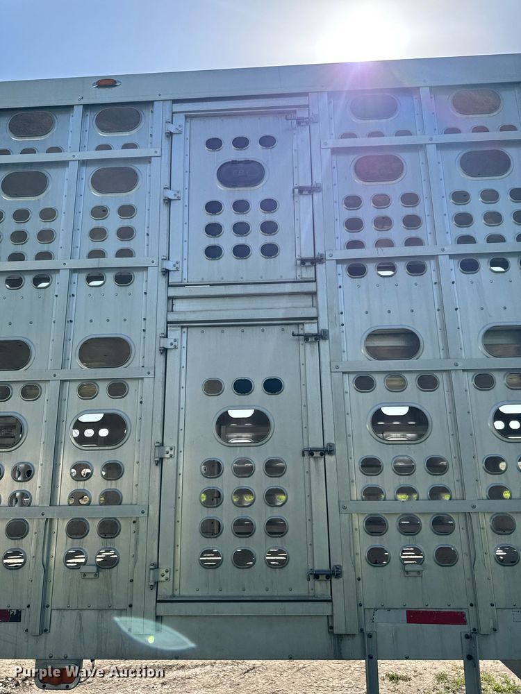 image for item DV2638 2008 EBY livestock trailer