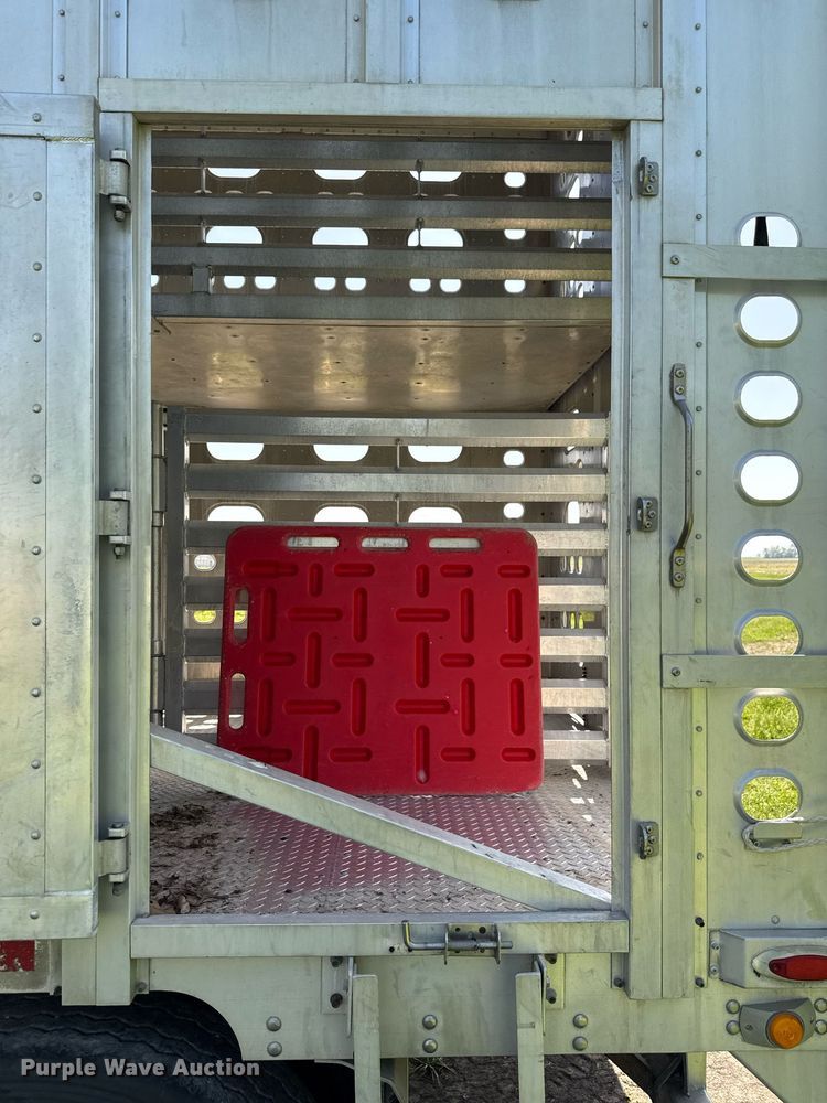 image for item DV2638 2008 EBY livestock trailer