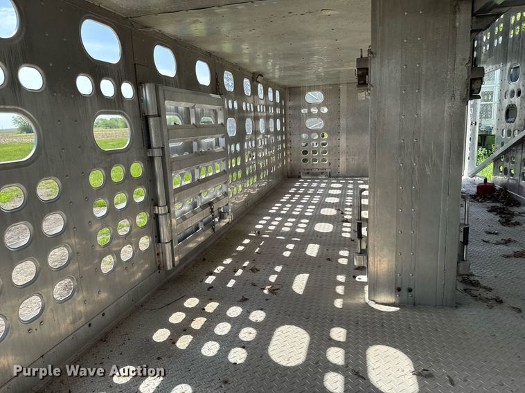 image for item DV2638 2008 EBY livestock trailer