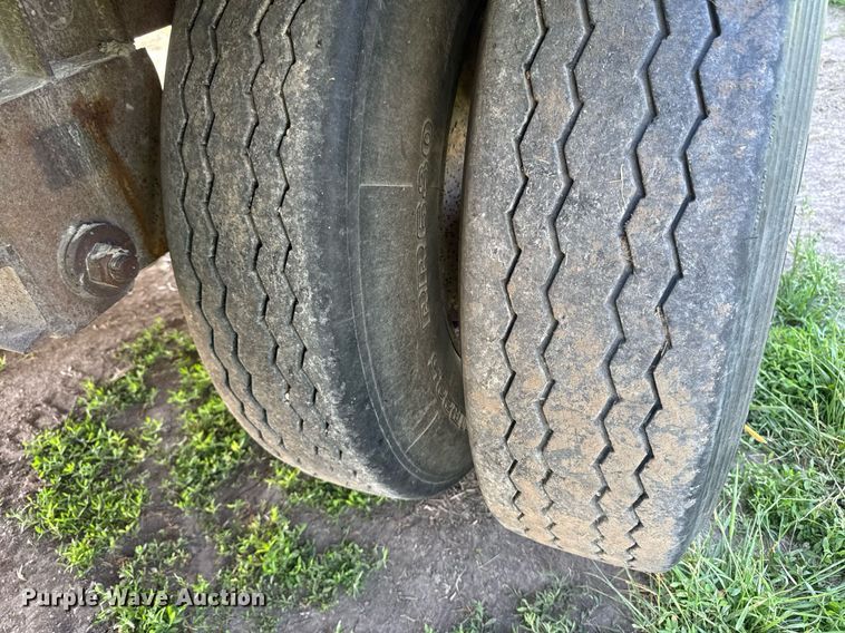 image for item DV2638 2008 EBY livestock trailer