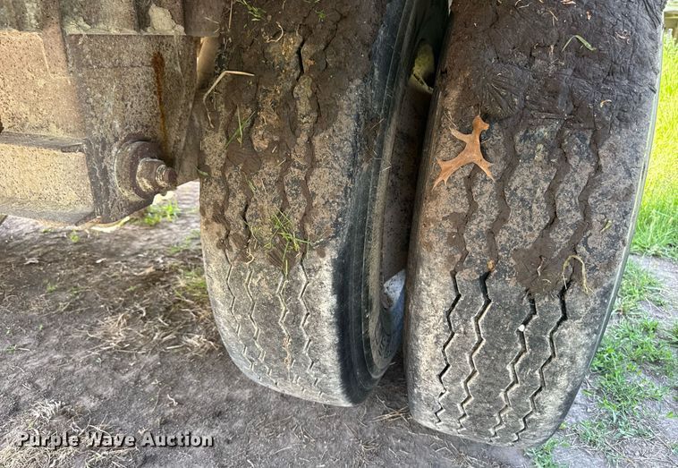 image for item DV2638 2008 EBY livestock trailer