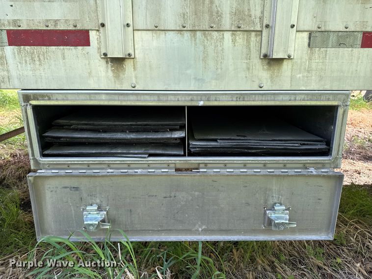 image for item DV2639 2008 EBY livestock trailer