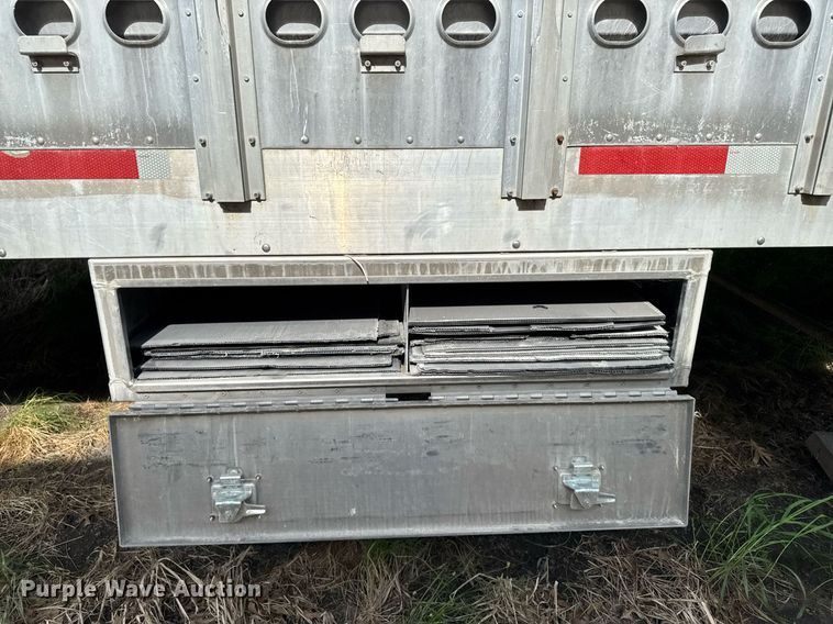 image for item DV2639 2008 EBY livestock trailer