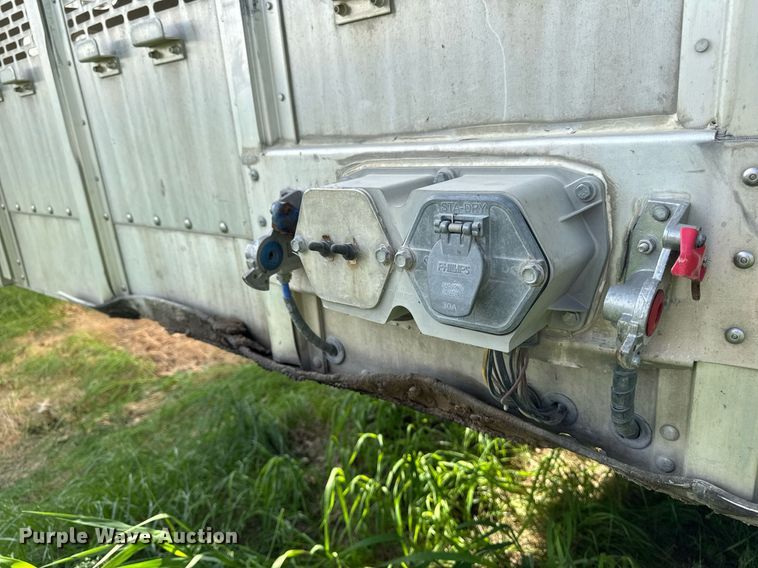 image for item DV2639 2008 EBY livestock trailer