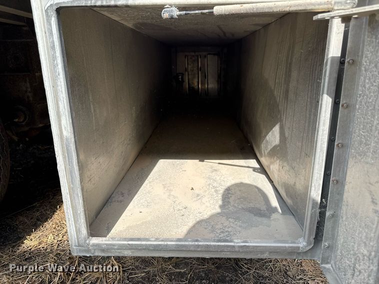 image for item DV2639 2008 EBY livestock trailer