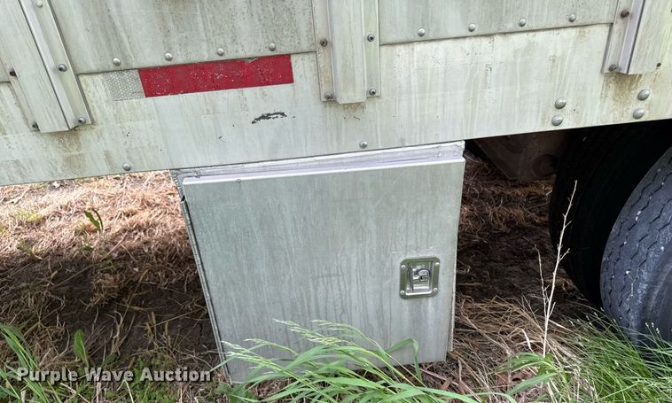 image for item DV2639 2008 EBY livestock trailer