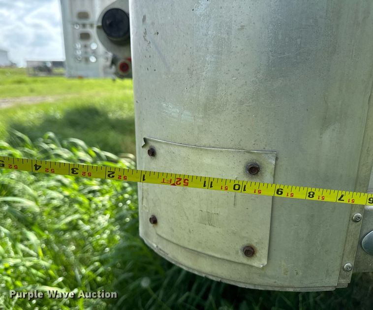 image for item DV2639 2008 EBY livestock trailer