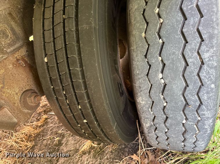 image for item DV2639 2008 EBY livestock trailer