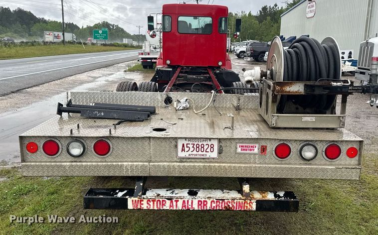 image for item DW1947 2015 Kenworth T370 truck cab and chassis