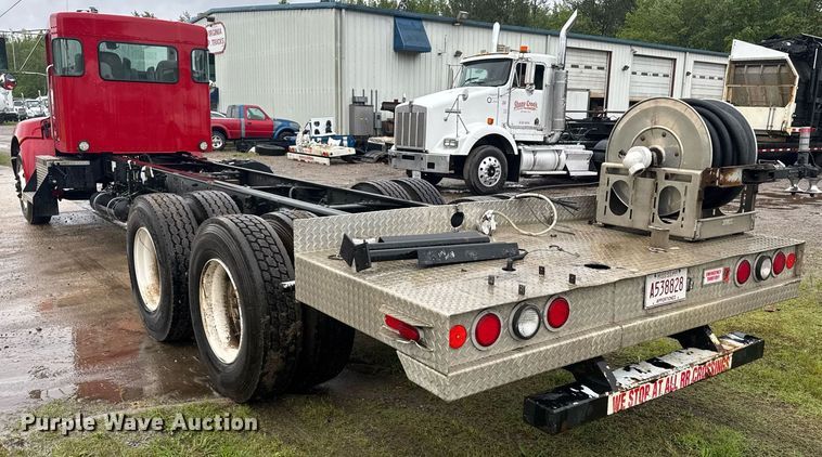 image for item DW1947 2015 Kenworth T370 truck cab and chassis