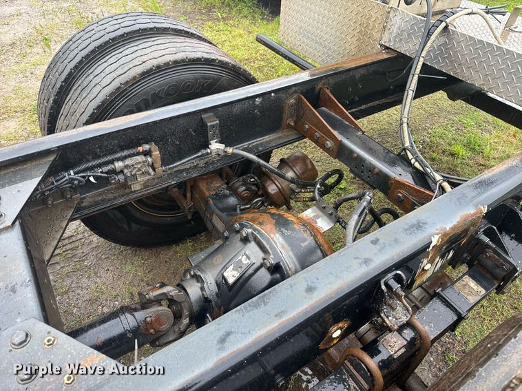 image for item DW1947 2015 Kenworth T370 truck cab and chassis