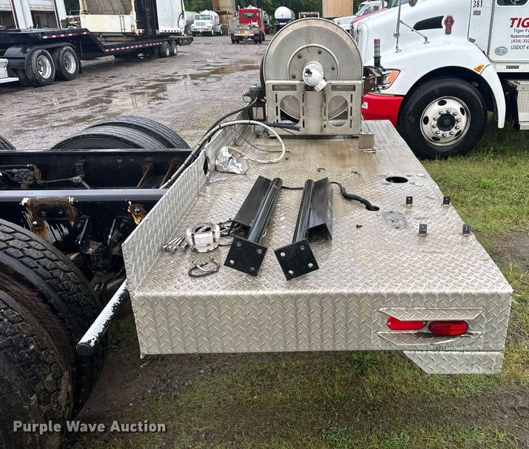 image for item DW1947 2015 Kenworth T370 truck cab and chassis