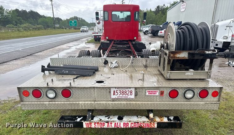 image for item DW1947 2015 Kenworth T370 truck cab and chassis