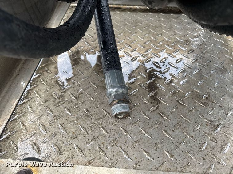 image for item DW1947 2015 Kenworth T370 truck cab and chassis