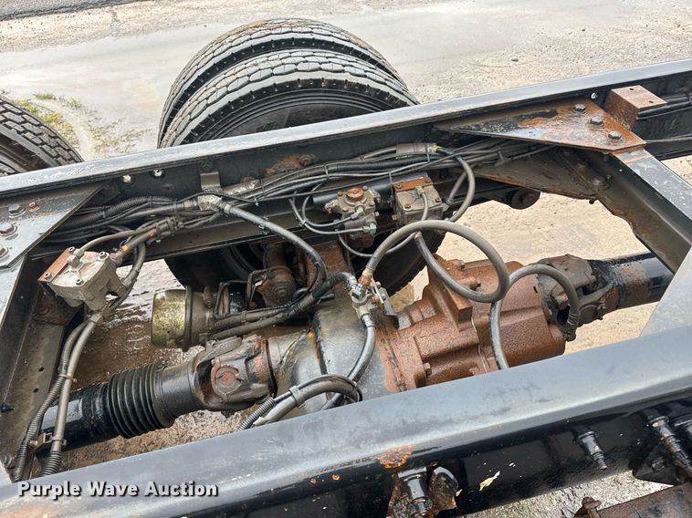 image for item DW1947 2015 Kenworth T370 truck cab and chassis