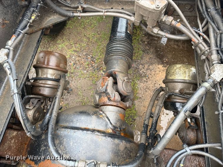 image for item DW1947 2015 Kenworth T370 truck cab and chassis