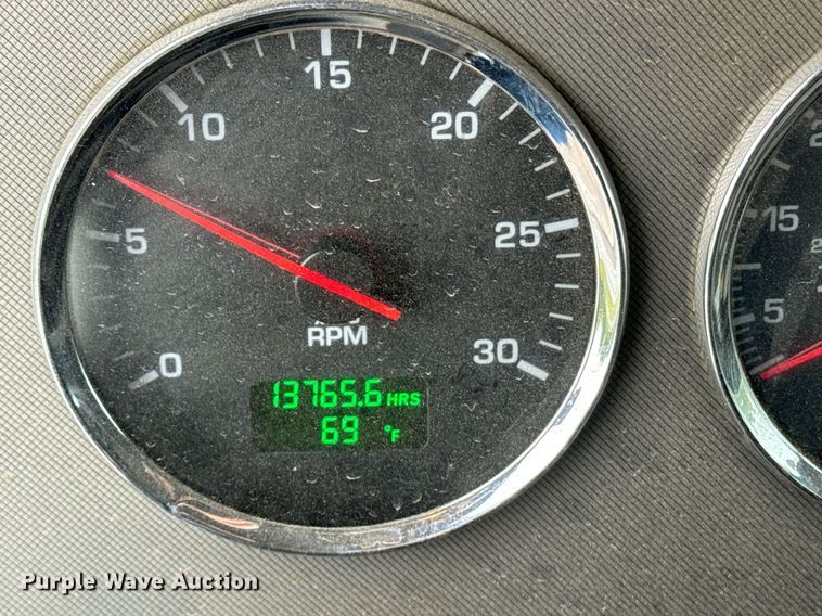 image for item DW1947 2015 Kenworth T370 truck cab and chassis