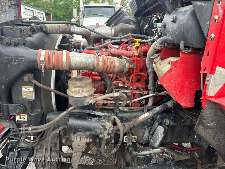 image for item DW1947 2015 Kenworth T370 truck cab and chassis