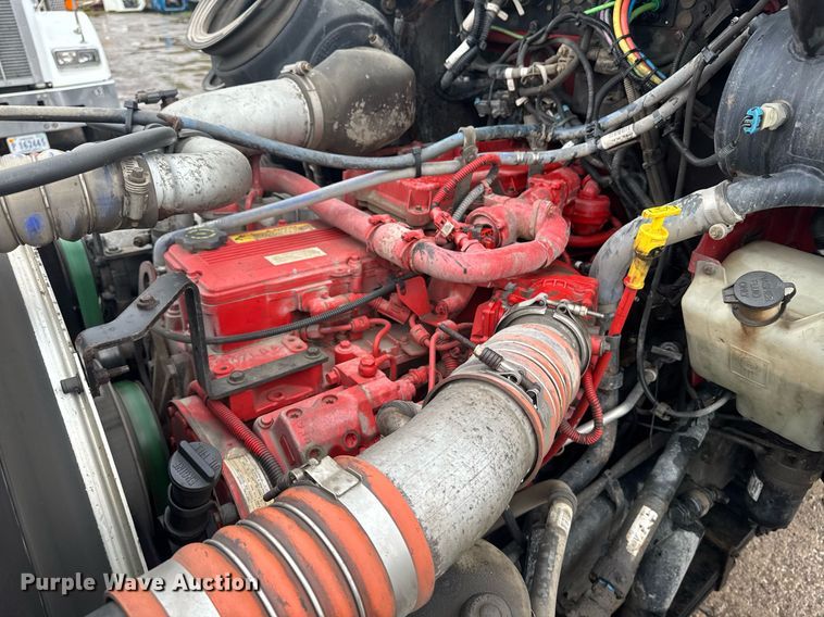 image for item DW1947 2015 Kenworth T370 truck cab and chassis