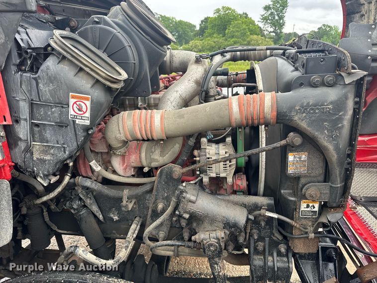 image for item DW1947 2015 Kenworth T370 truck cab and chassis