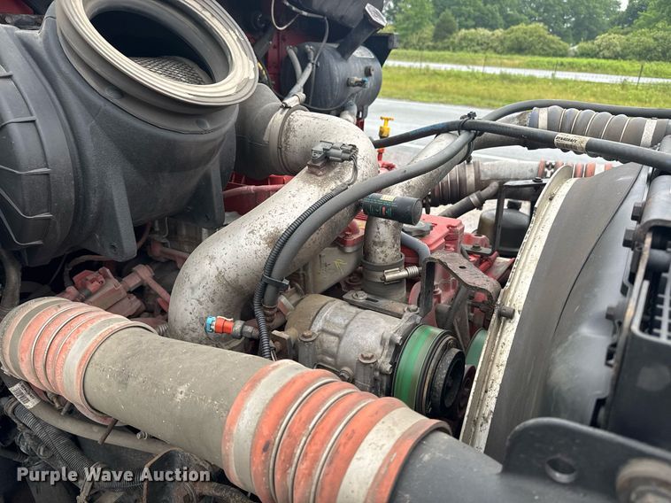 image for item DW1947 2015 Kenworth T370 truck cab and chassis