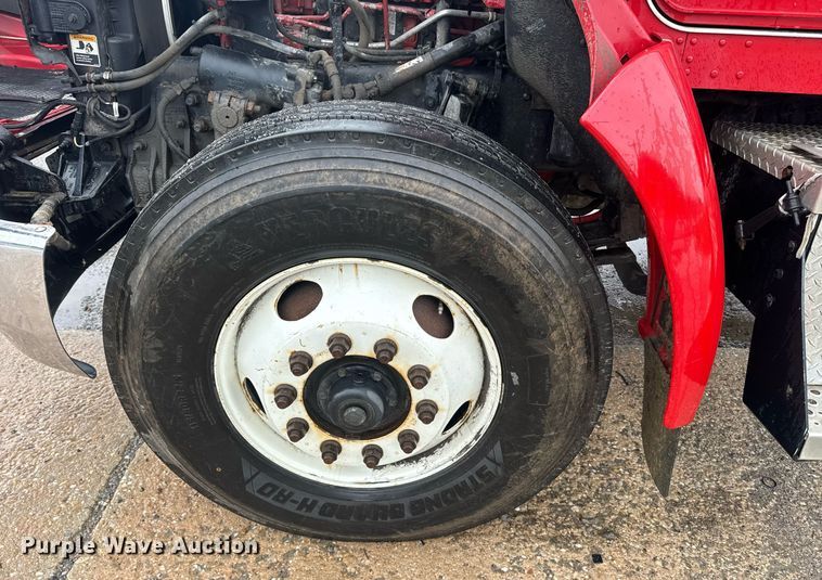 image for item DW1947 2015 Kenworth T370 truck cab and chassis