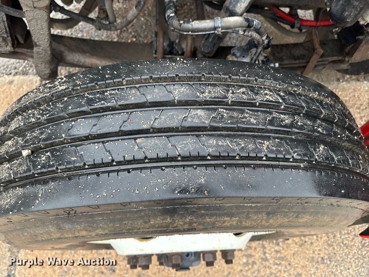 image for item DW1947 2015 Kenworth T370 truck cab and chassis