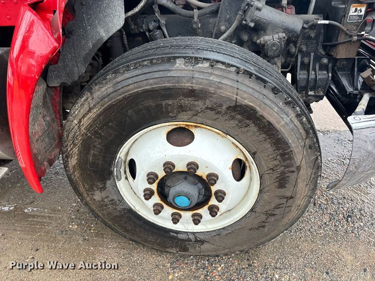 image for item DW1947 2015 Kenworth T370 truck cab and chassis