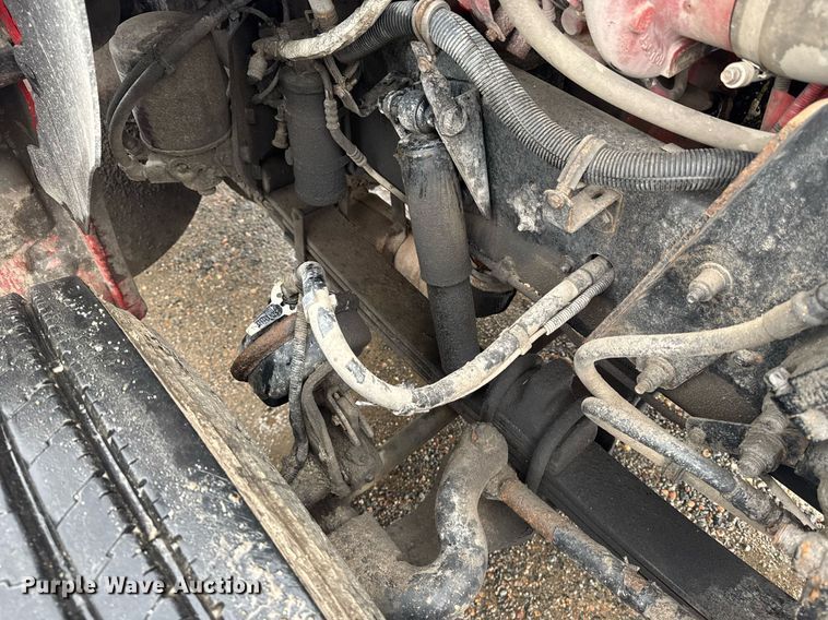 image for item DW1947 2015 Kenworth T370 truck cab and chassis