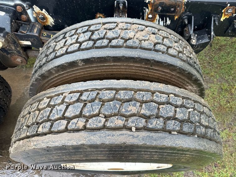 image for item DW1947 2015 Kenworth T370 truck cab and chassis