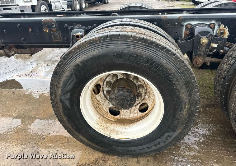 image for item DW1947 2015 Kenworth T370 truck cab and chassis