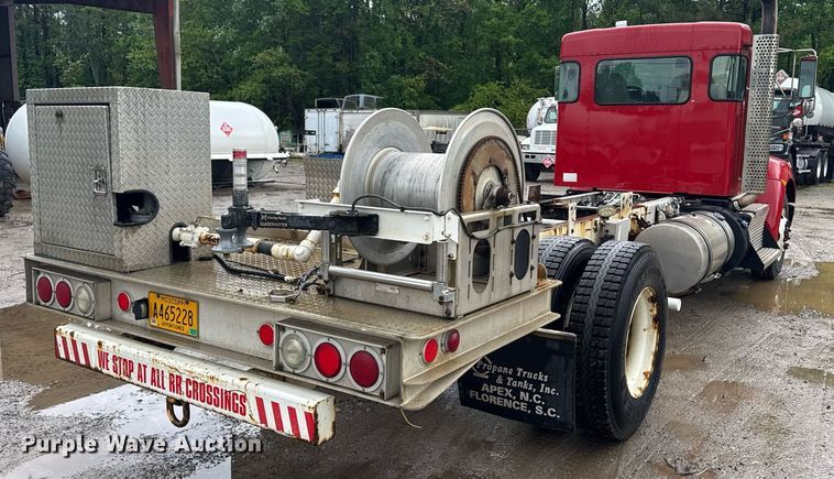 image for item DW1948 2016 Kenworth T370 truck cab and chassis