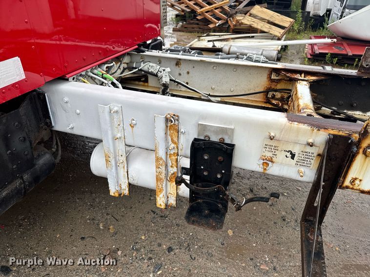 image for item DW1948 2016 Kenworth T370 truck cab and chassis