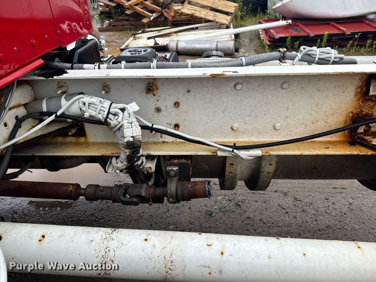 image for item DW1948 2016 Kenworth T370 truck cab and chassis