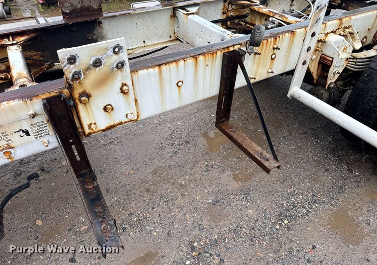 image for item DW1948 2016 Kenworth T370 truck cab and chassis