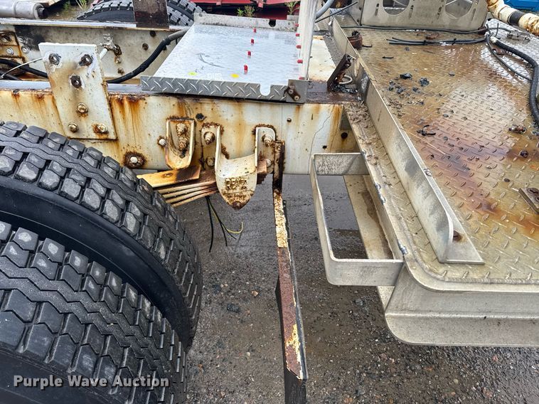 image for item DW1948 2016 Kenworth T370 truck cab and chassis