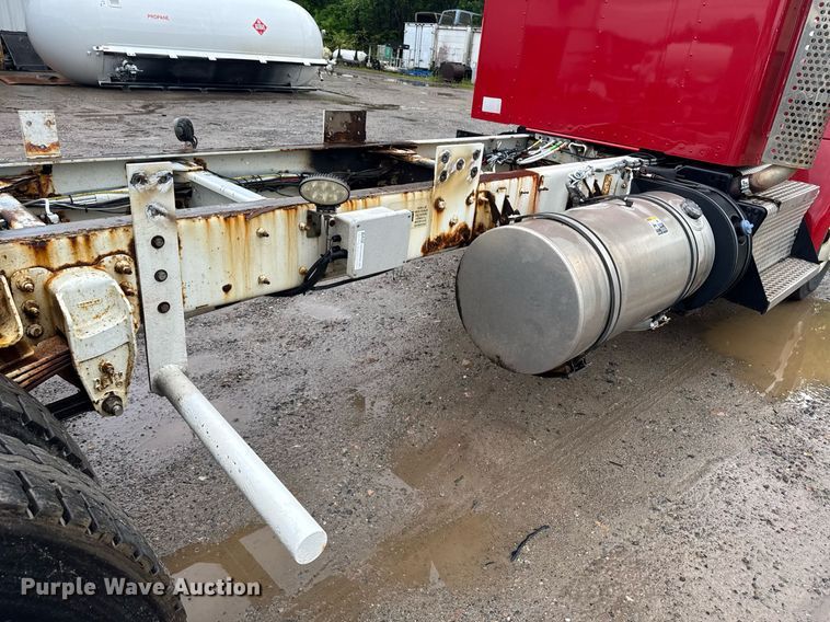 image for item DW1948 2016 Kenworth T370 truck cab and chassis