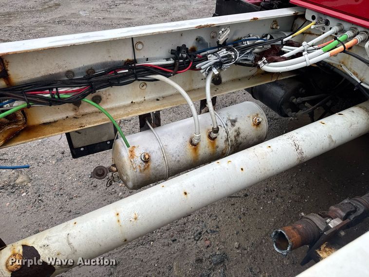 image for item DW1948 2016 Kenworth T370 truck cab and chassis