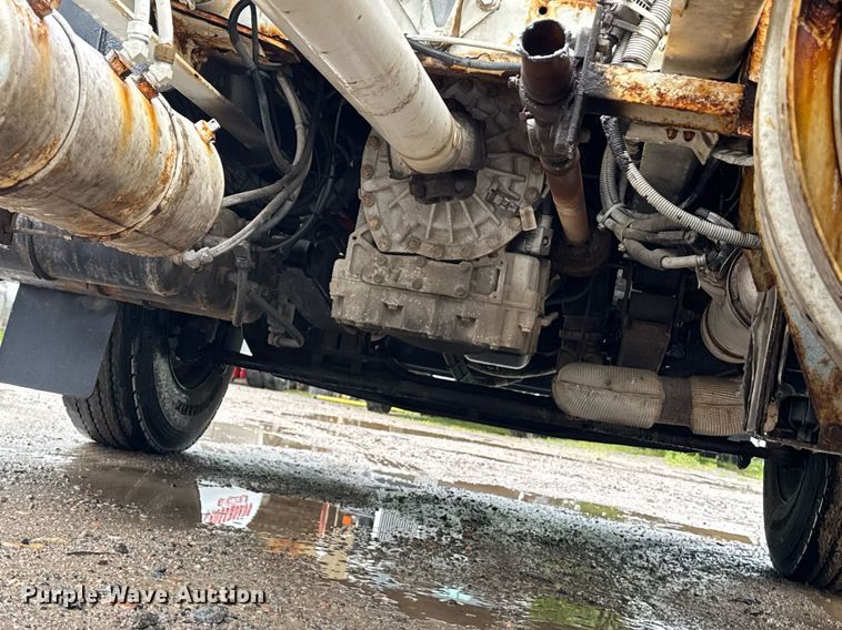 image for item DW1948 2016 Kenworth T370 truck cab and chassis