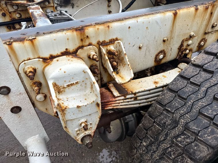 image for item DW1948 2016 Kenworth T370 truck cab and chassis