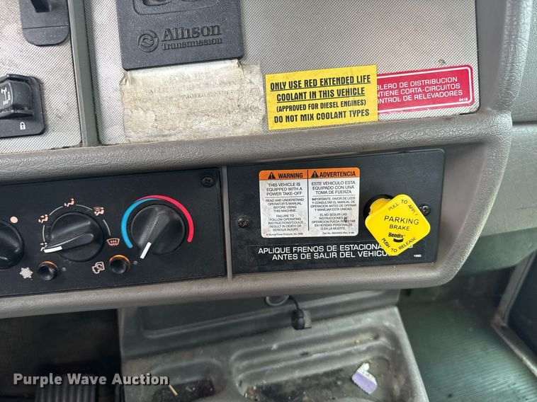 image for item DW1948 2016 Kenworth T370 truck cab and chassis