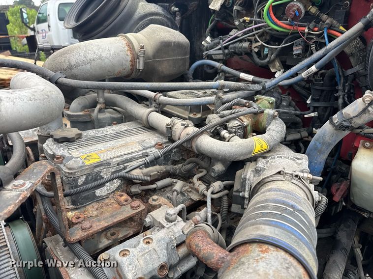 image for item DW1948 2016 Kenworth T370 truck cab and chassis