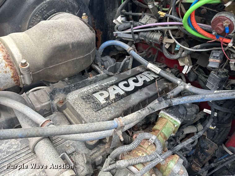 image for item DW1948 2016 Kenworth T370 truck cab and chassis